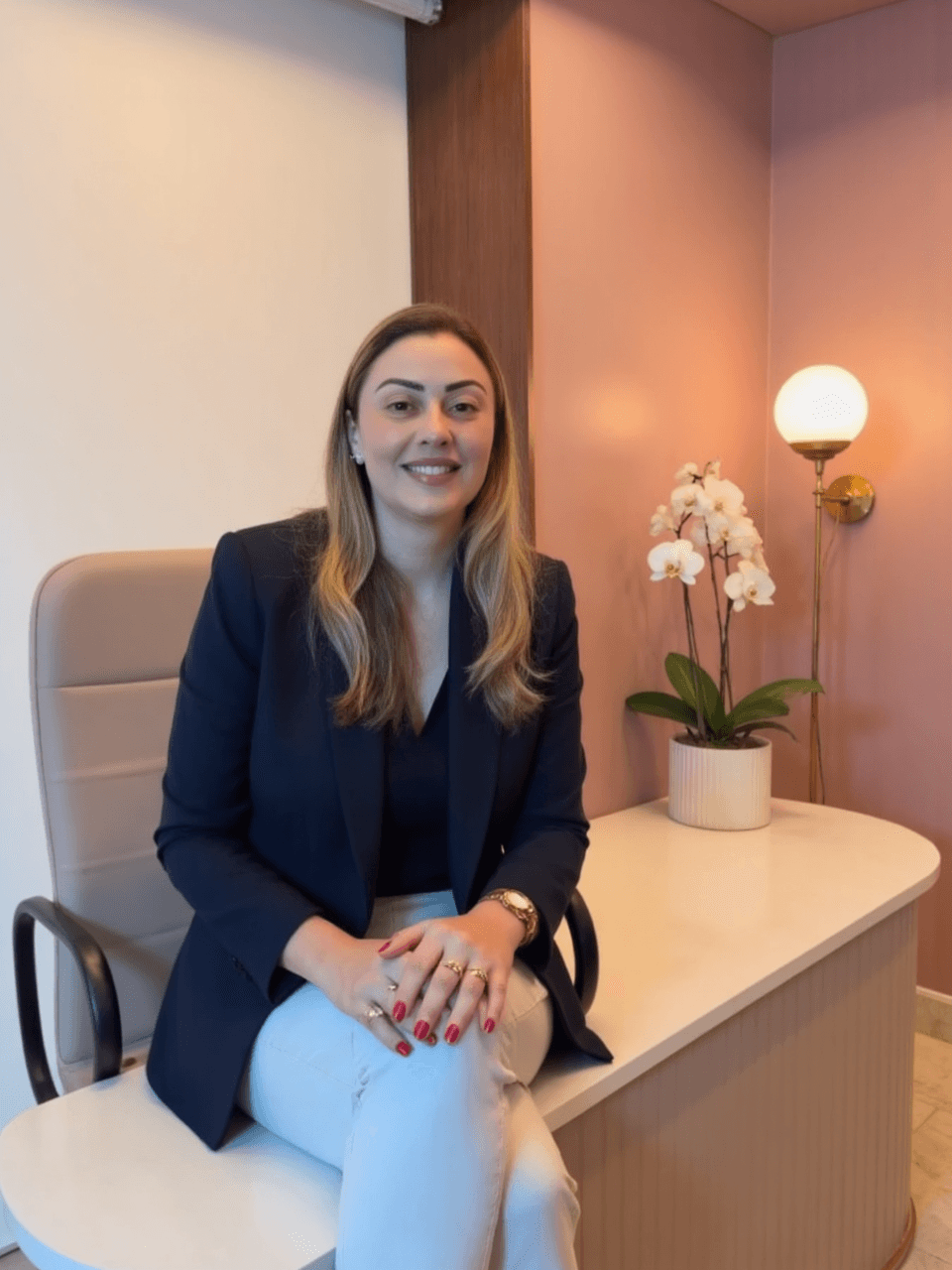 Dra. Miriam Carvalho — médica especialista em medicina estética avançada